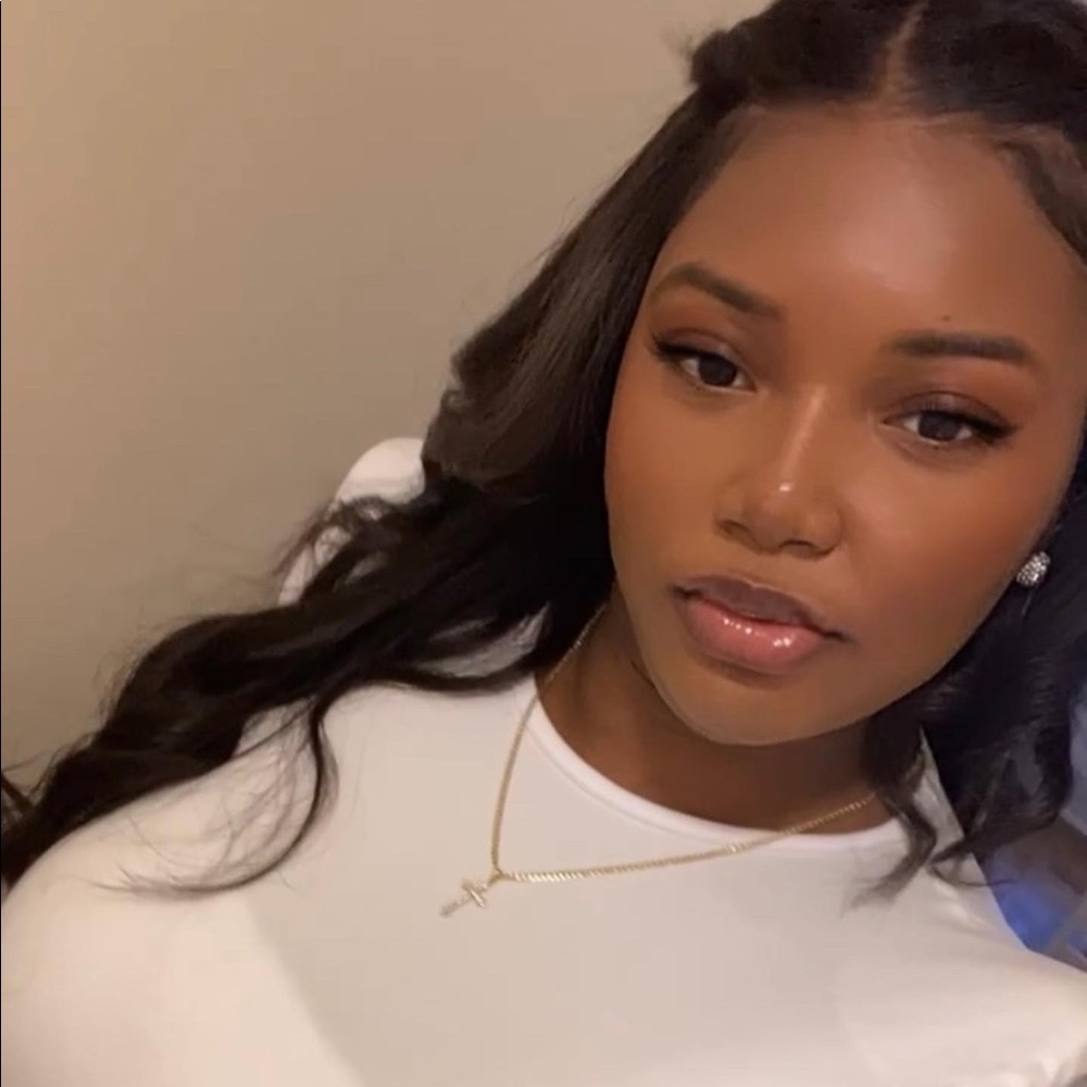 Meet your Posher, Kenasia